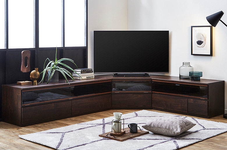 ナチュラルな質感に
ブラックガラスがアクセント