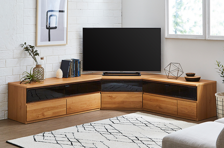 ナチュラルな質感に
ブラックガラスがアクセント