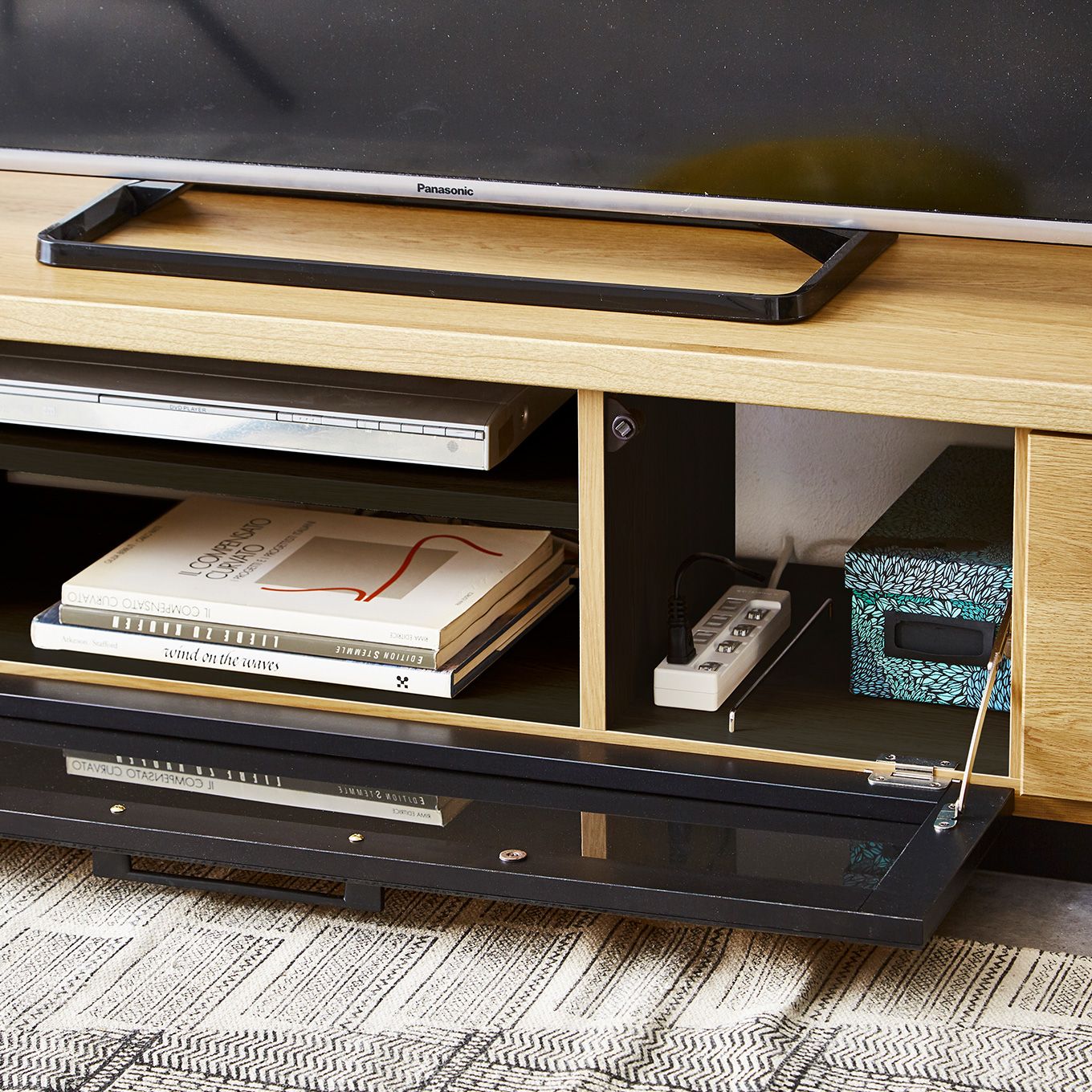 グリーン住宅ポイントシンプル 強化ガラス テレビボード 幅180(設置・組立て付き)イメージ