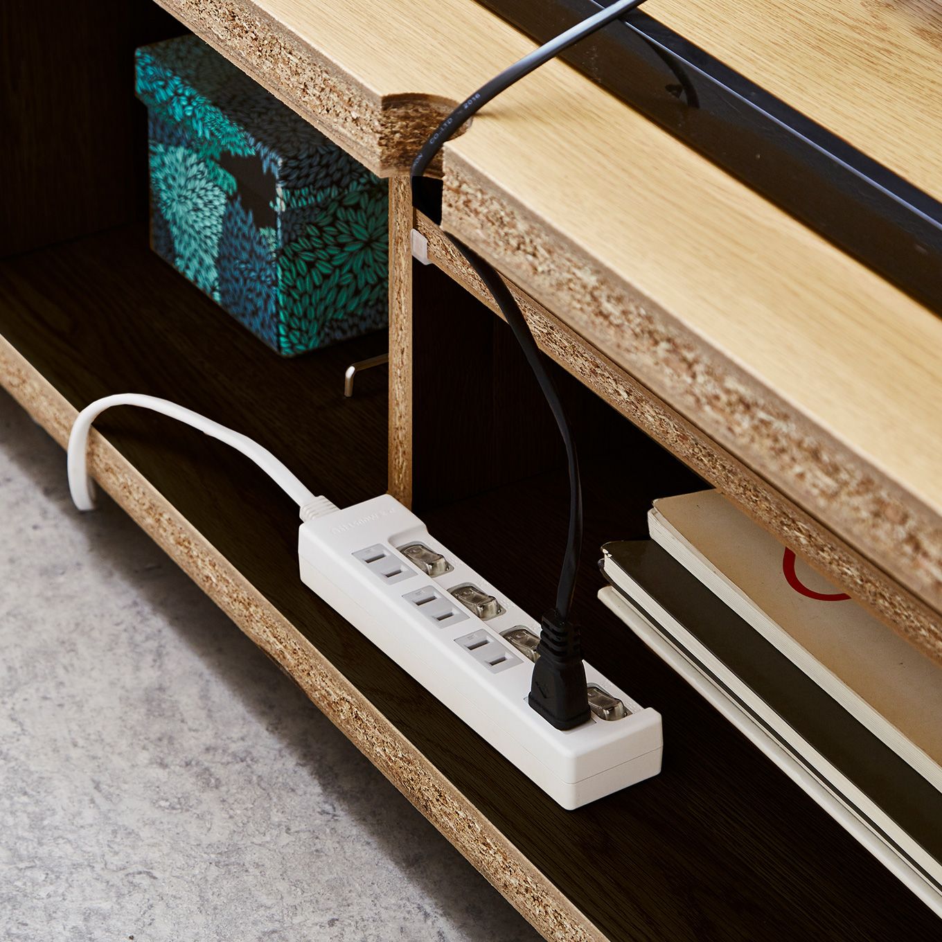 グリーン住宅ポイントシンプル 強化ガラス テレビボード 幅180(設置・組立て付き)イメージ