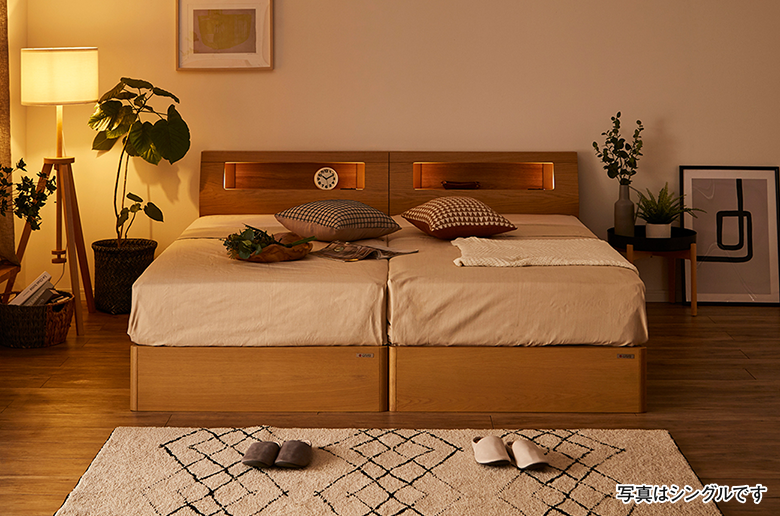 フルオープンの引出しや
コンセント付きで便利!