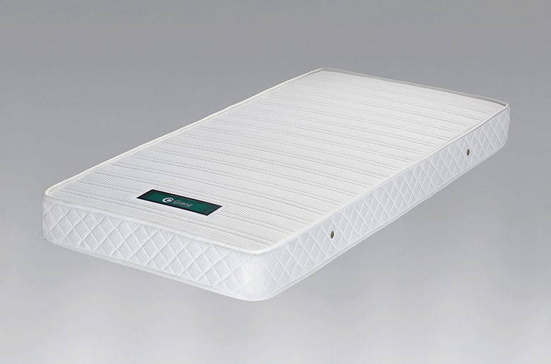 肌ざわりの良いニット生地
通気性が優れているので
湿気が気になる方におすすめ