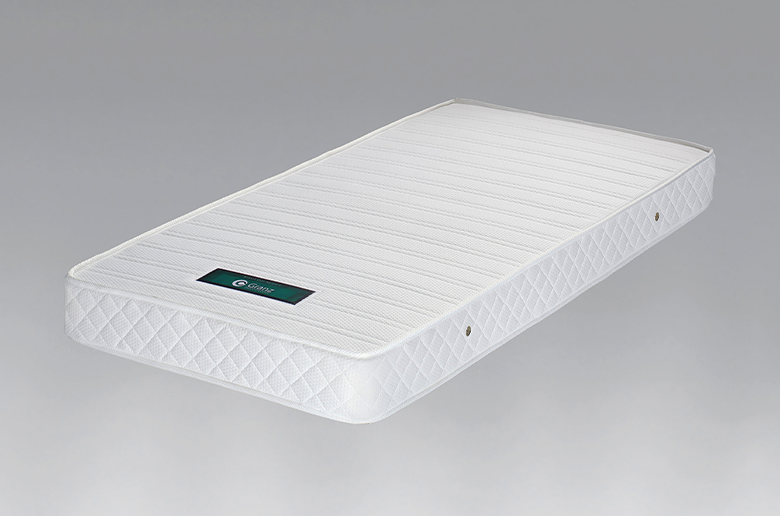 肌ざわりの良いニット生地
通気性が優れているので
湿気が気になる方におすすめ