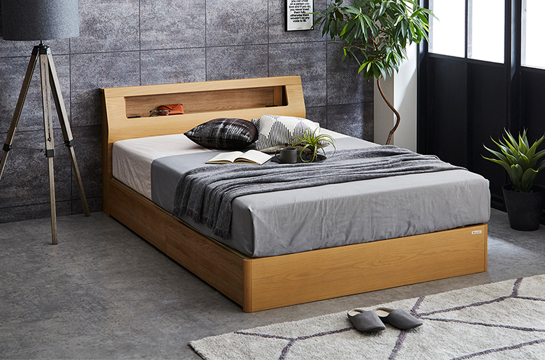 フルオープンの引出しや
コンセント付きで便利!