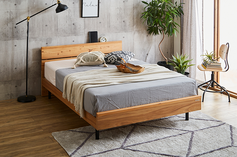 国産ポケットコイルマットレス付
天然の無垢材を使用
温かみを感じるデザイン