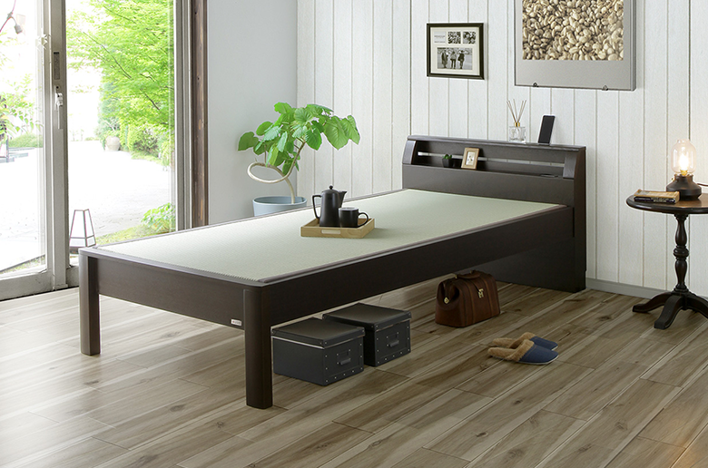 高温多湿の日本の気候にピッタリ!
空気浄化の効果がある い草を使用