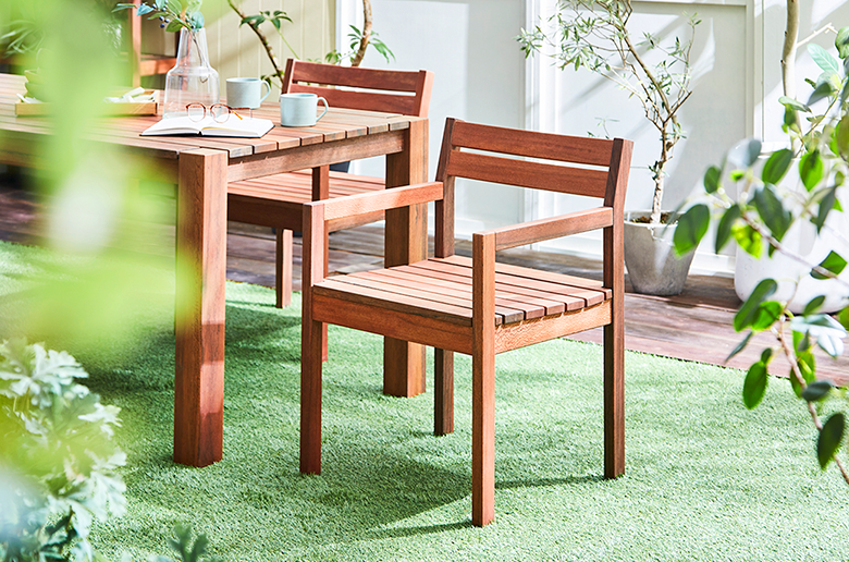 使い勝手のいいシンプルなデザイン
耐久性・耐水性に優れたアピトン材を使用