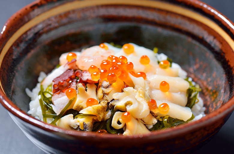 お酒のおつまみに最適
食べたい時に解凍してご飯にかければミニ海鮮丼に!