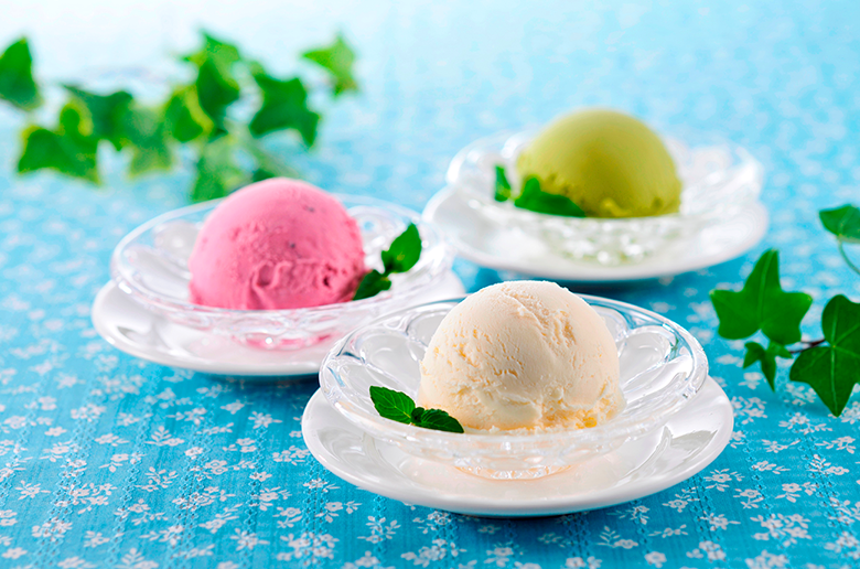 とろけるような舌ざわりと、さわやかな味わい
牛乳本来のおいしさを生かしたこだわりの逸品