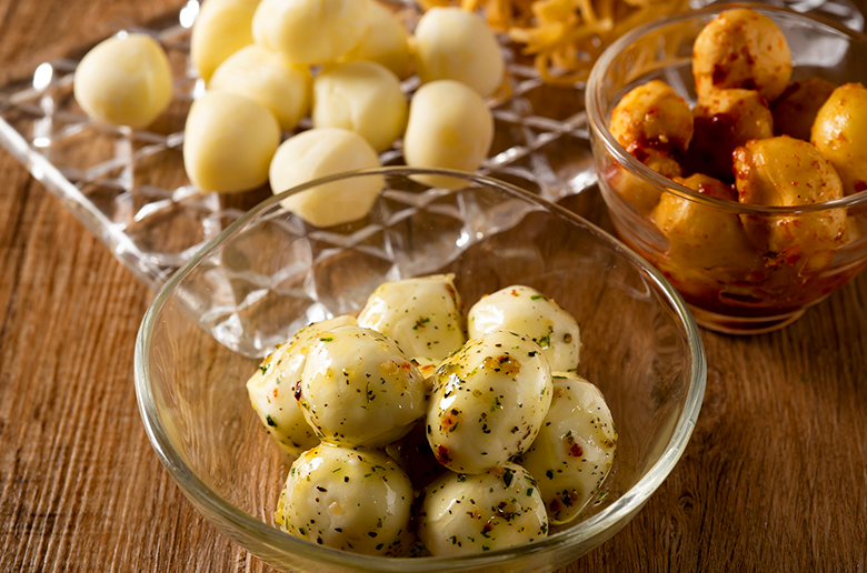 そのまま食べられるおつまみタイプや
美味しいチーズが盛りだくさん