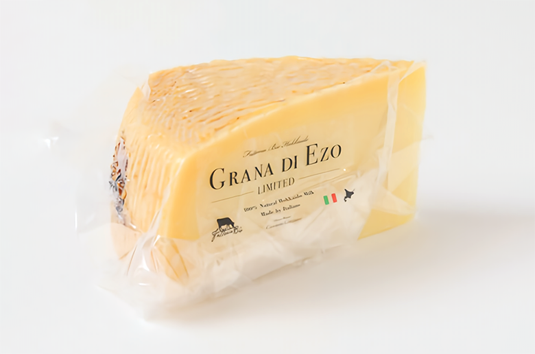 イタリアで愛されてきた熟成チーズを
伝統的なナチュラル製法でつくりました