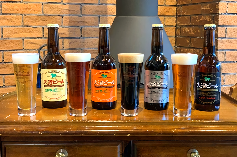 国定秀峰横津岳山麓が育んだアルカリイオン水を使用
キレのあるまろやかな味わい