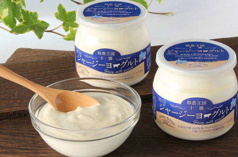 まろやかなコク・やさしい酸味・甘みが楽しめる
飲むヨーグルトとヨーグルトのセット