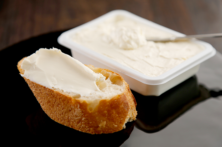 天然腸のパリッとした食感が魅力な
ソーセージとチーズの詰め合わせ