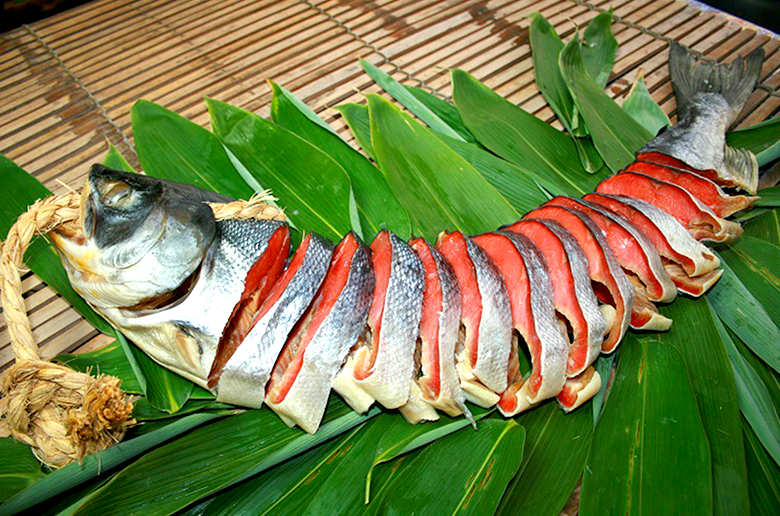 「寒風やぐら干し 鮭寿」の切り身と荒ほぐし
人気の「いくら醤油漬」の詰め合わせ