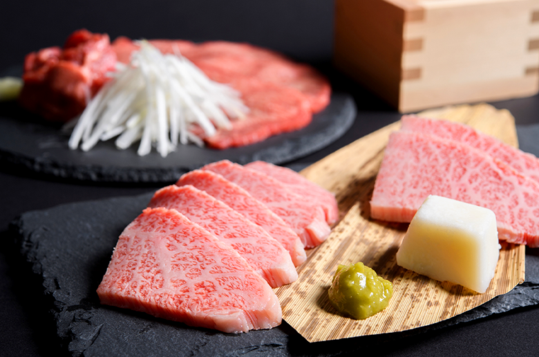 1頭1頭愛情を込めて生産された
黒毛和牛「こぶ黒」の希少部位セット