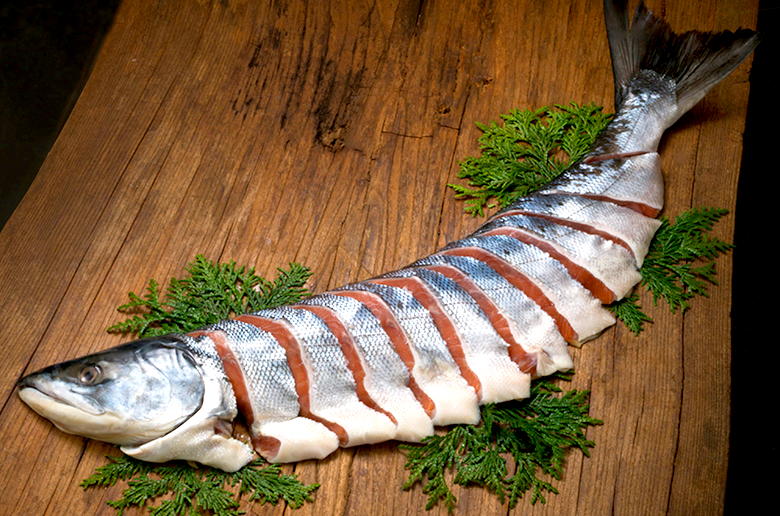 鮭本来の旨みが身にギュッと凝縮された、
本当にうまい鮭「雄宝」