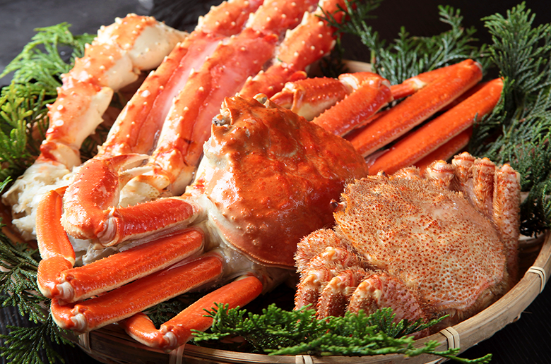 タラバガニ・ズワイガニ・毛ガニが全部食べれる!
北海道の贅沢カニ三昧セット