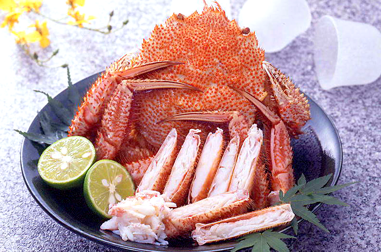 身入り、味噌入り抜群!
カニの上位ランクである
「堅ガニ(三特ランク)」のみを厳選