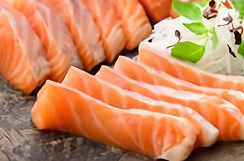 上品な脂のりともっちりとした肉質
骨を抜きなので食べやすい