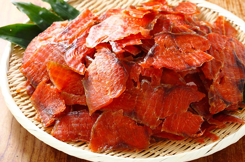 独自の調味を施し乾燥
お子様からご年配の方まで人気の商品